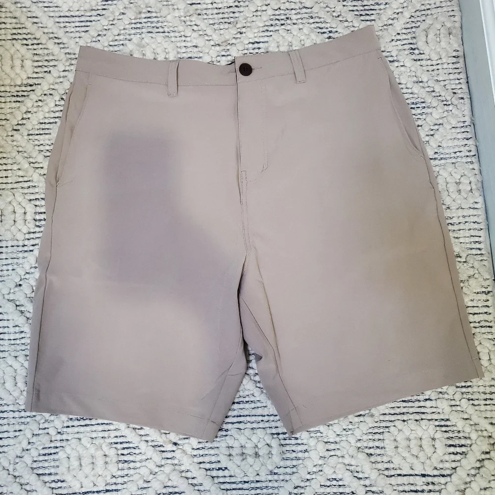 NWT Magaschoni Men's Classic Fit Stretch Shorts Resortwear Travel Tan Size 34